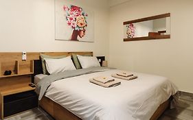 Floret Apartment